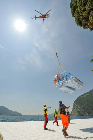 Trasporto_feltro_The_Floating_Piers_12.jpg