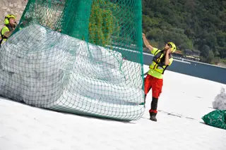 Trasporto_feltro_The_Floating_Piers_13.jpg
