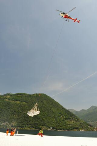 Trasporto_feltro_The_Floating_Piers_21.jpg