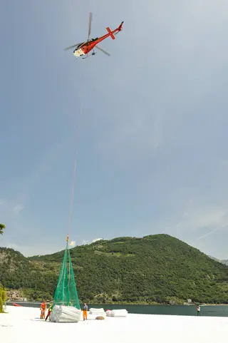 Trasporto_feltro_The_Floating_Piers_25.jpg