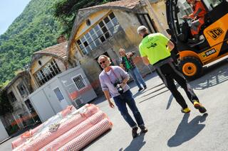 Trasporto_feltro_The_Floating_Piers_01.jpg