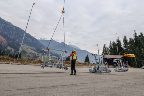 elicottero-costruzione-impianti-di-risalita-12.jpg - ELIMAST